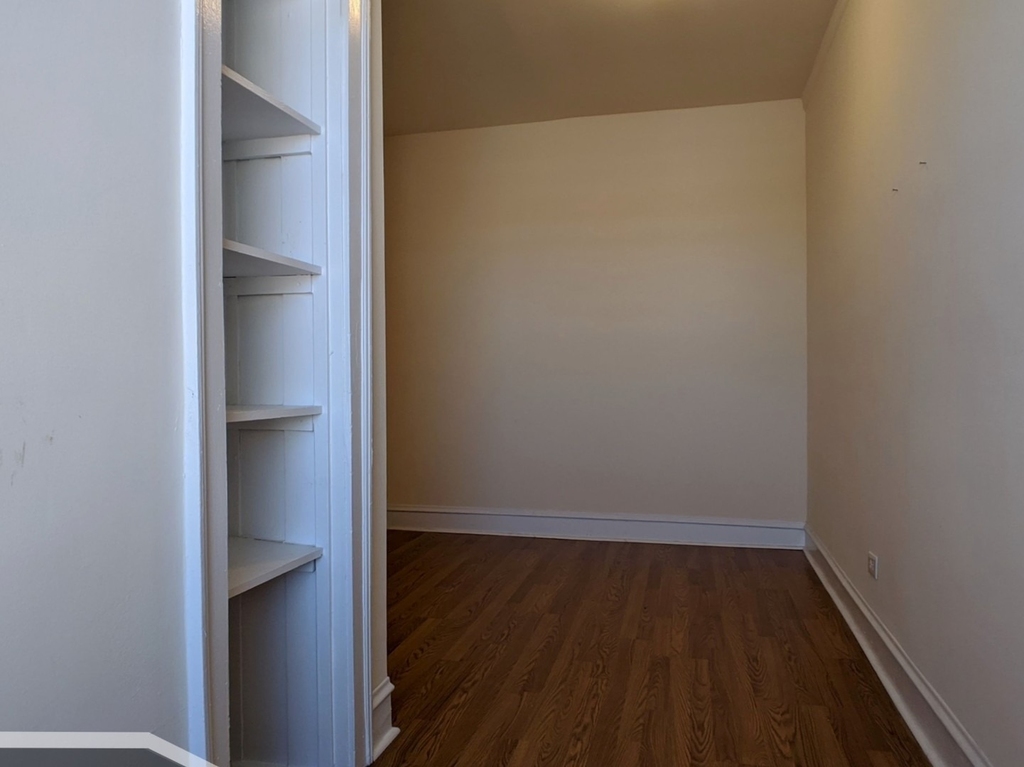 2704 N Sawyer Avenue - Photo 10