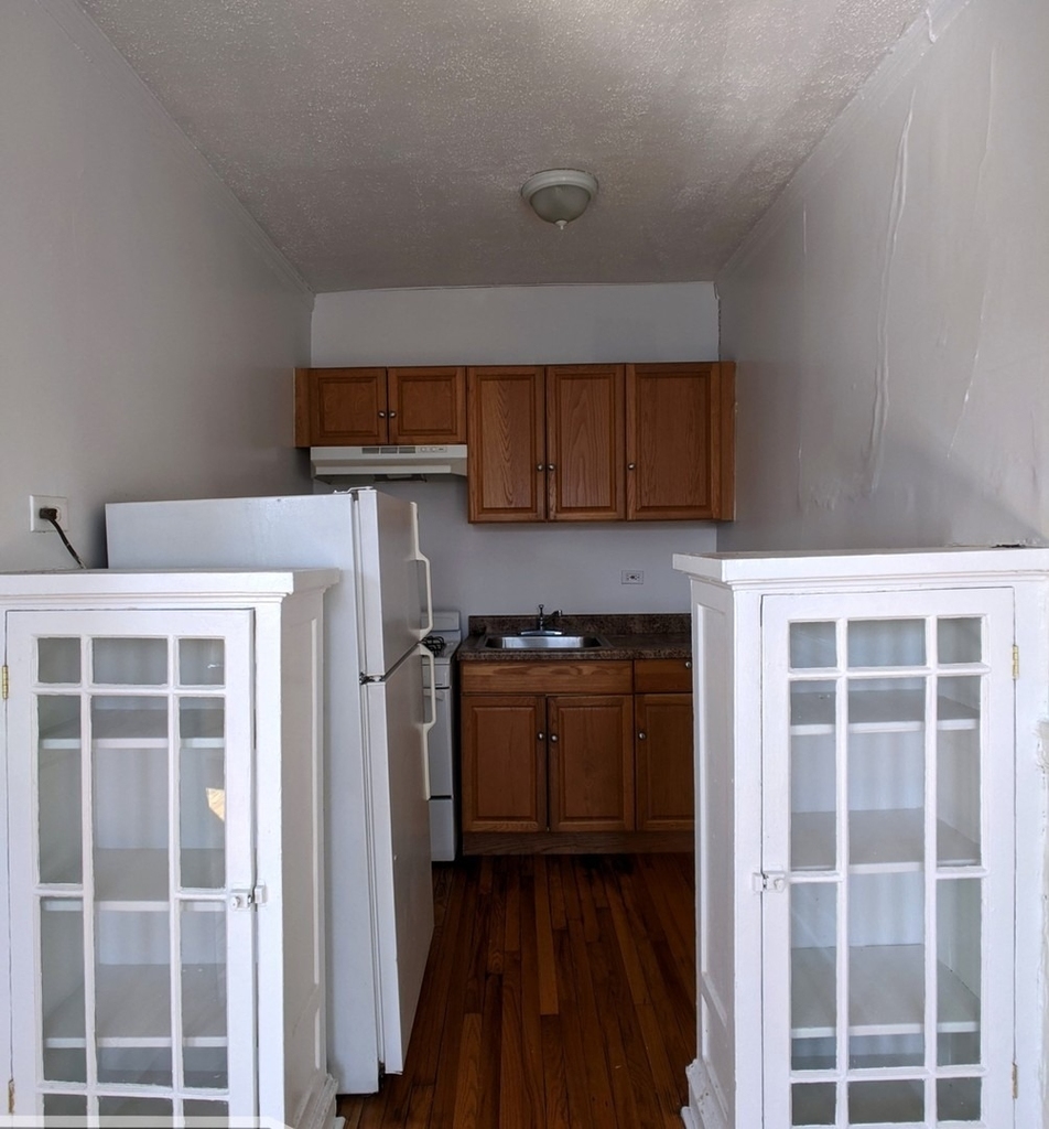 2704 N Sawyer Avenue - Photo 4