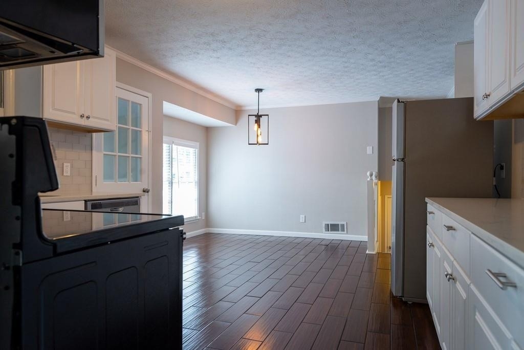 401 Freshman Drive - Photo 5