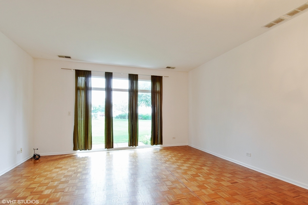 826 Genesee Drive - Photo 2