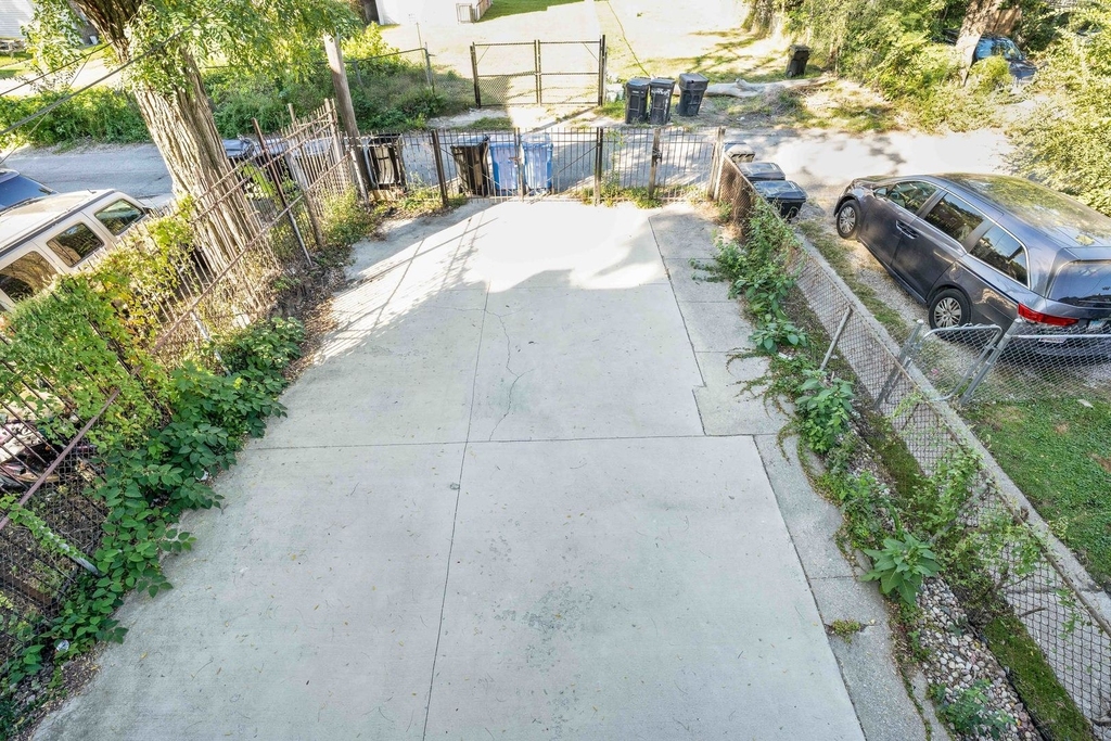6438 S Eberhart Avenue - Photo 15