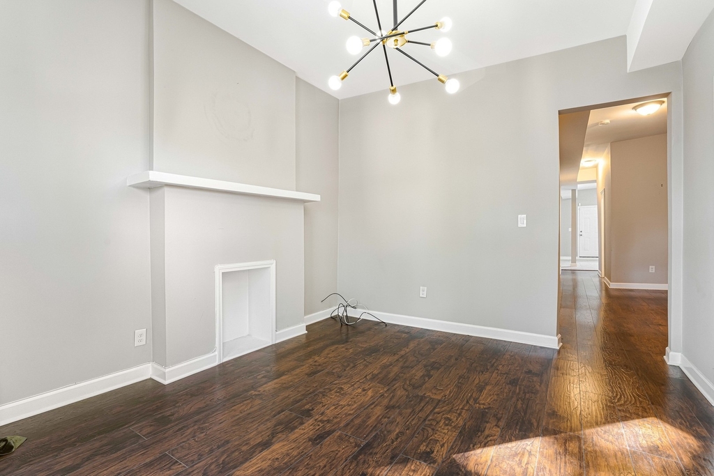 6438 S Eberhart Avenue - Photo 2