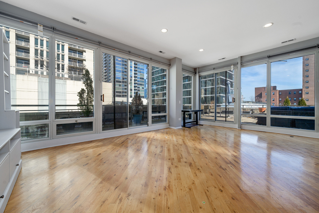 1430 S Michigan Avenue - Photo 1