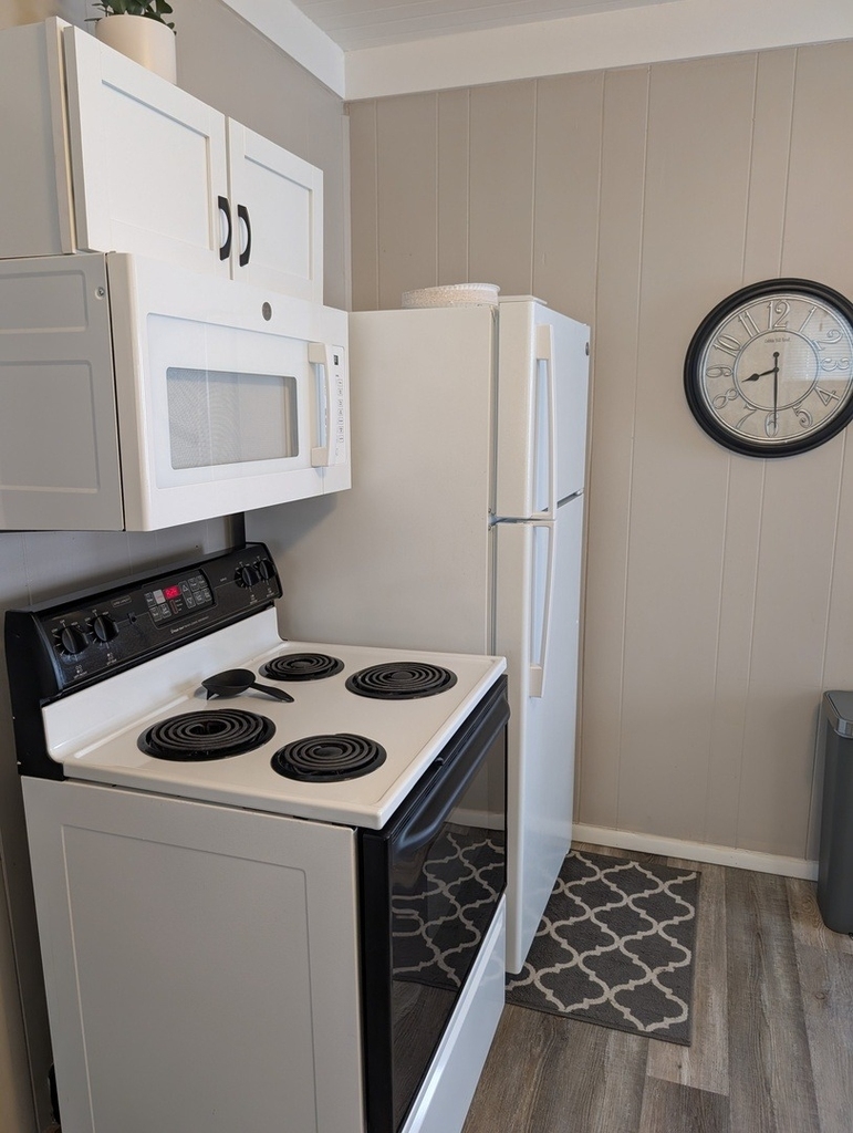 221 W Center Street - Photo 7