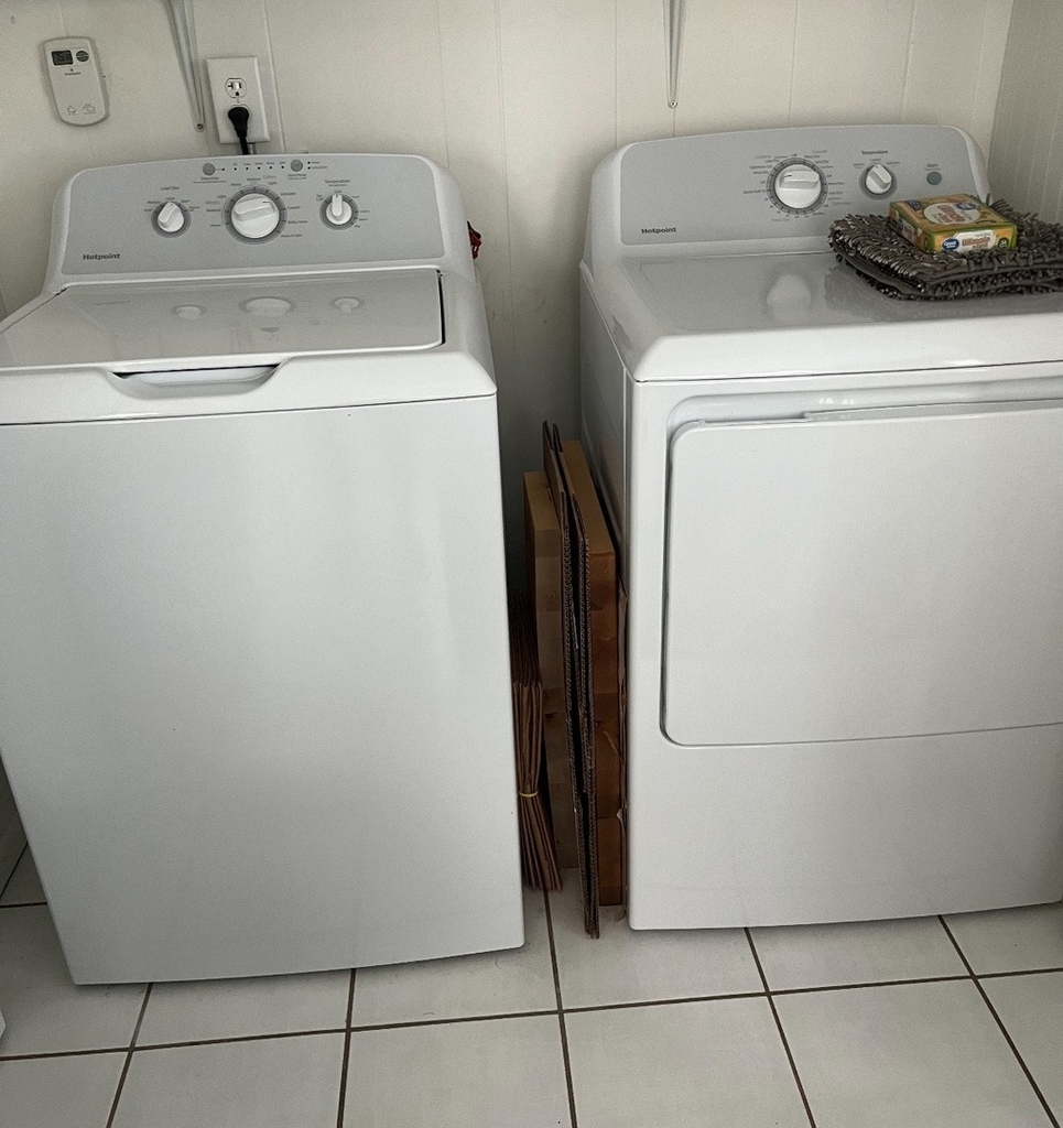 221 W Center Street - Photo 1