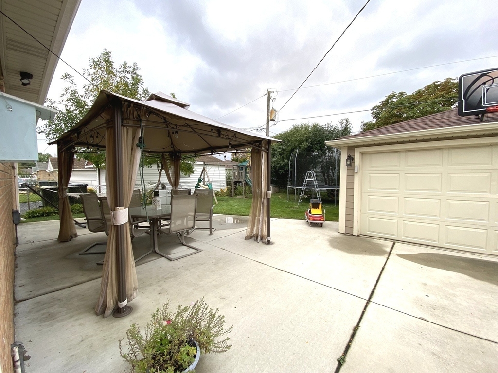 4528 Grace Street - Photo 1