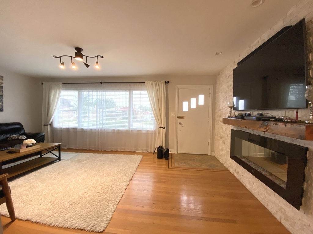 4528 Grace Street - Photo 4