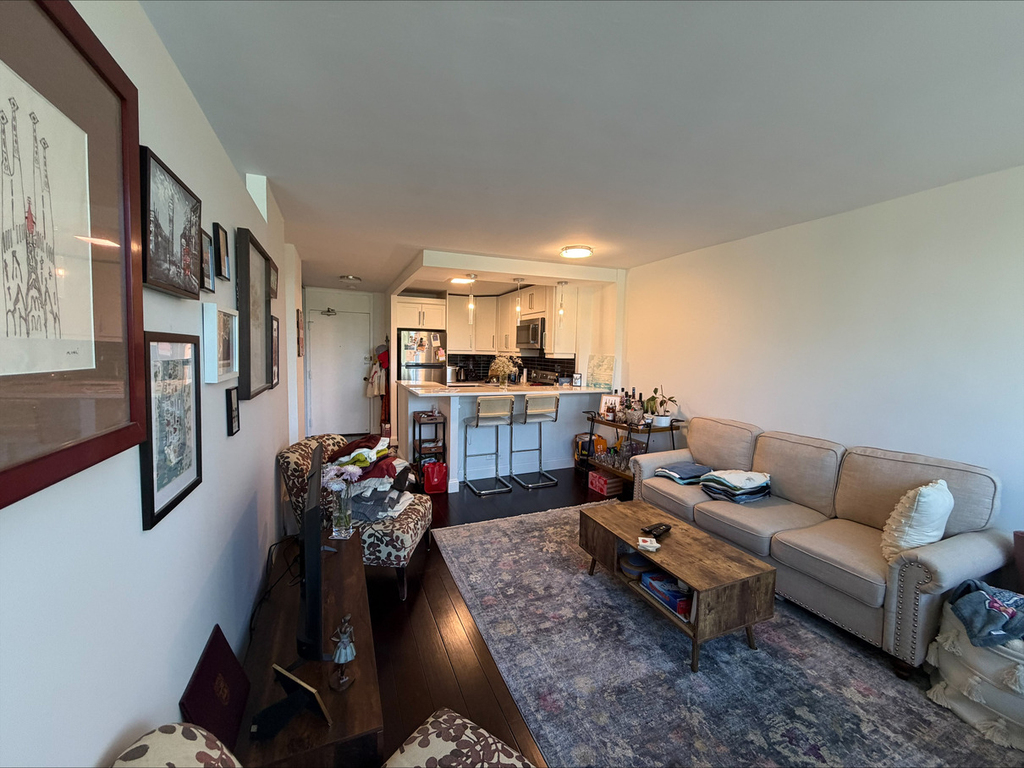 88 W Schiller Street - Photo 7