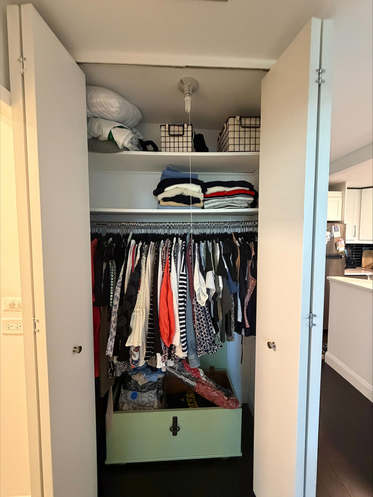 88 W Schiller Street - Photo 2