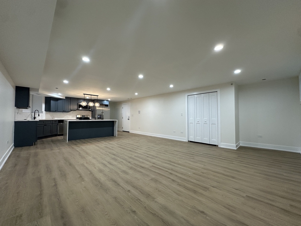 4338 N Clarendon Avenue - Photo 7