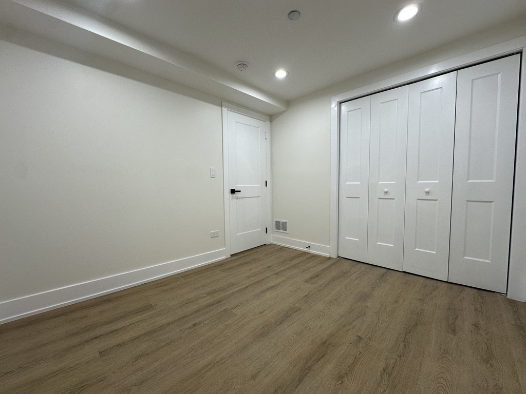 4338 N Clarendon Avenue - Photo 22