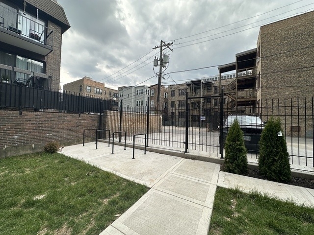 4338 N Clarendon Avenue - Photo 24