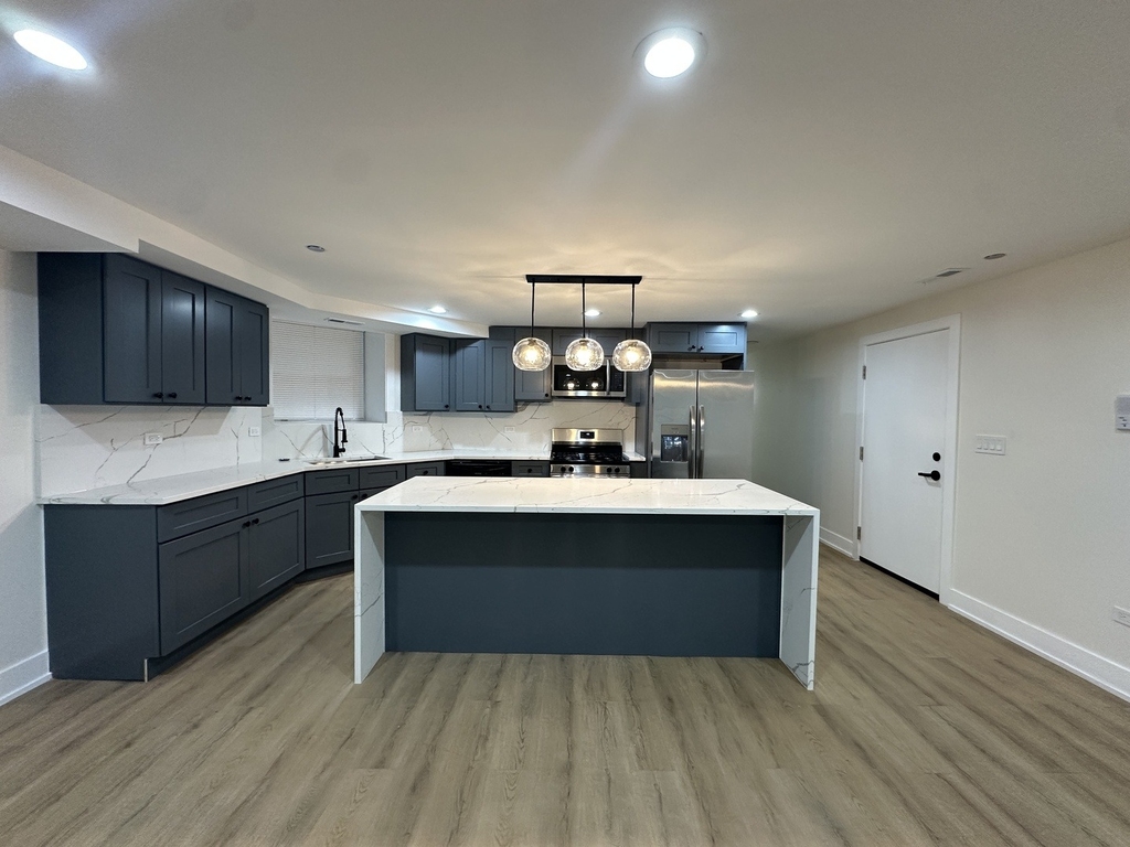 4338 N Clarendon Avenue - Photo 8