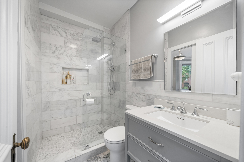 2110 N Dayton Street - Photo 17