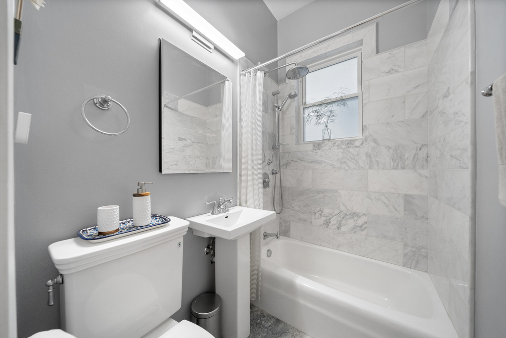 2110 N Dayton Street - Photo 13