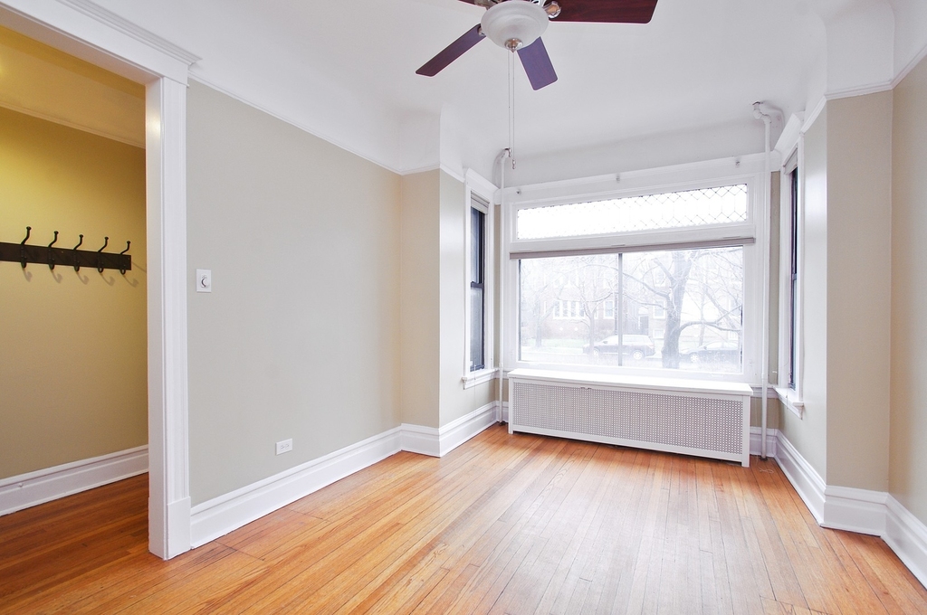 4240 N Ashland Avenue - Photo 1