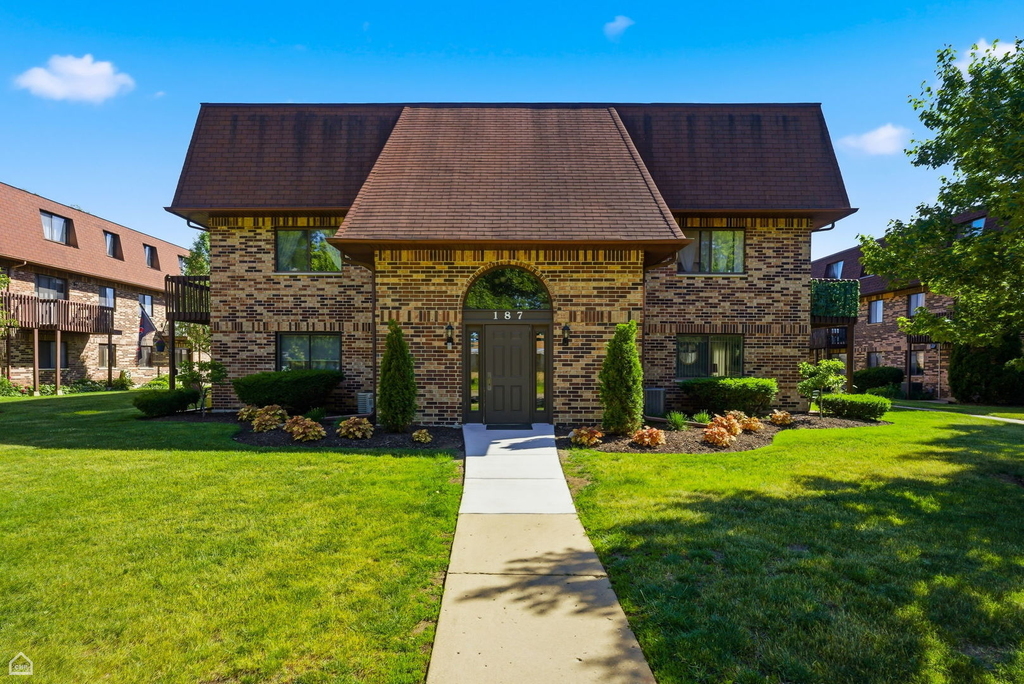 187 Uteg Street - Photo 0