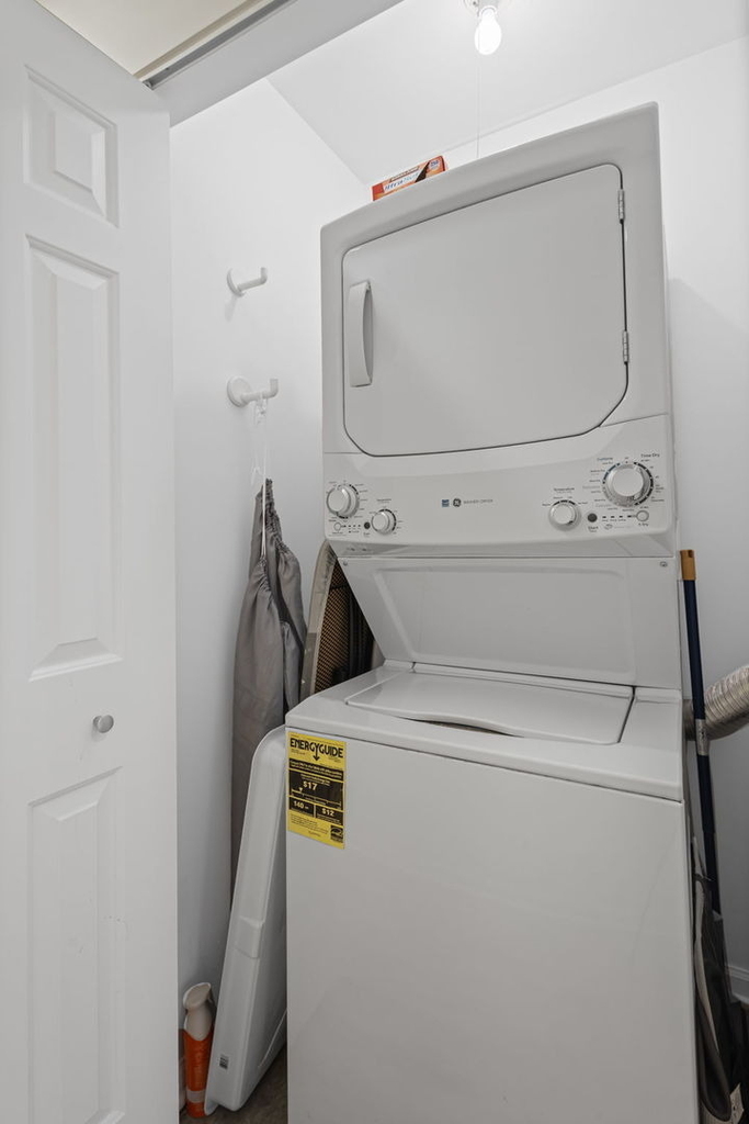 1433 W Belle Plaine Avenue - Photo 13