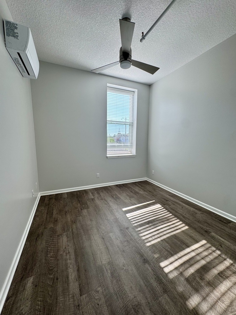 313 20th Street - Photo 9
