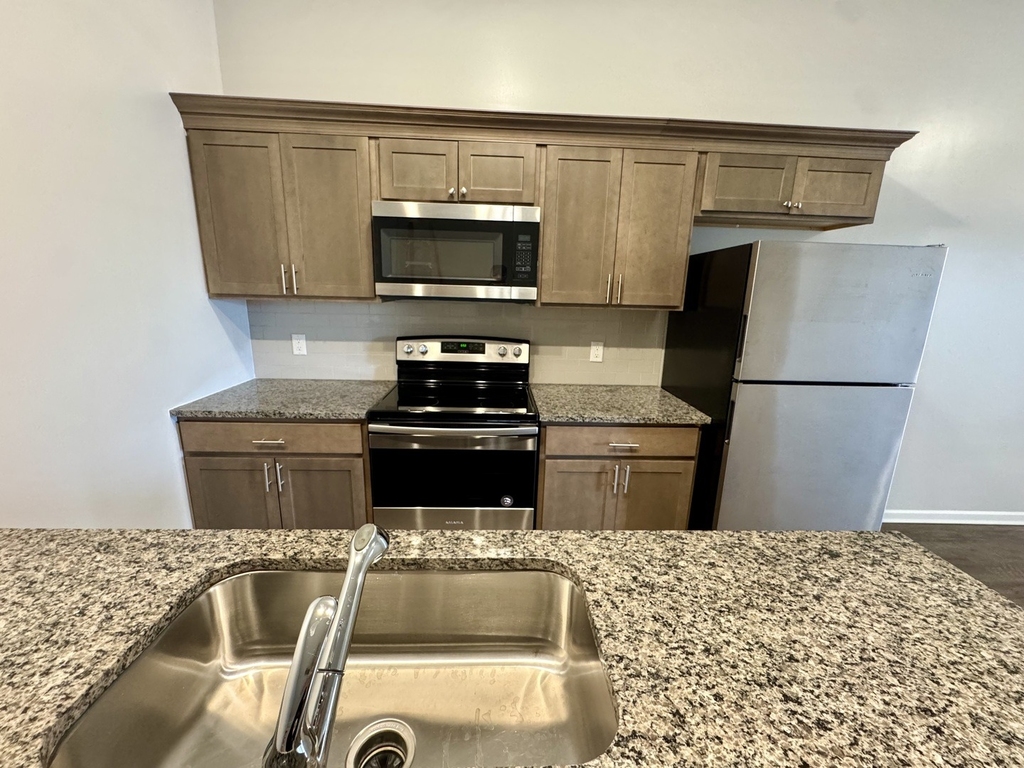 313 20th Street - Photo 2