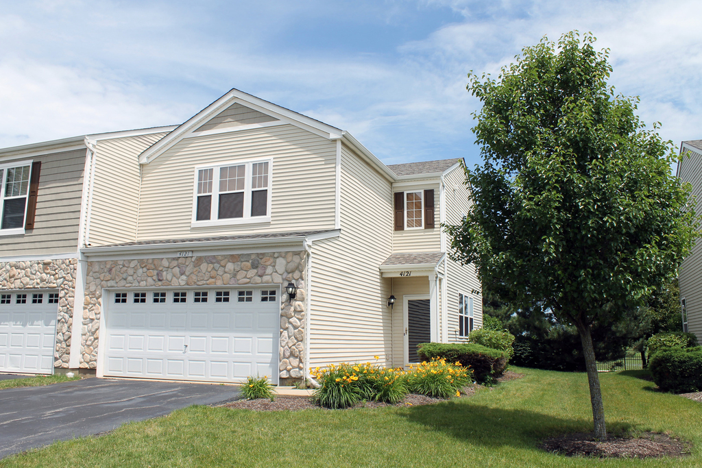 4121 Blackstone Drive - Photo 0