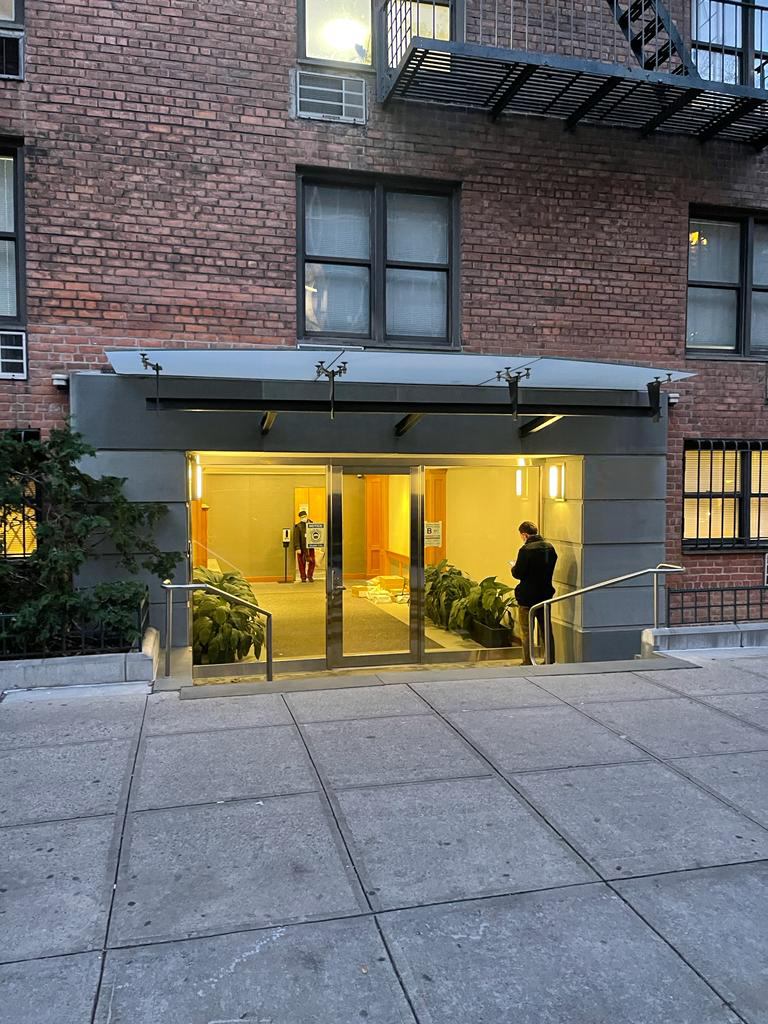 West 16th Street - Photo 8