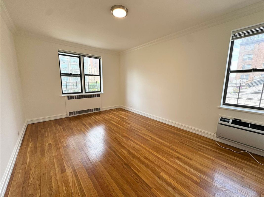 1680 York Avenue - Photo 3