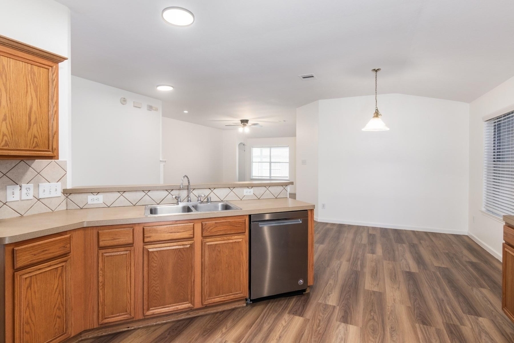 32350 Cross Spring Park Lane - Photo 10