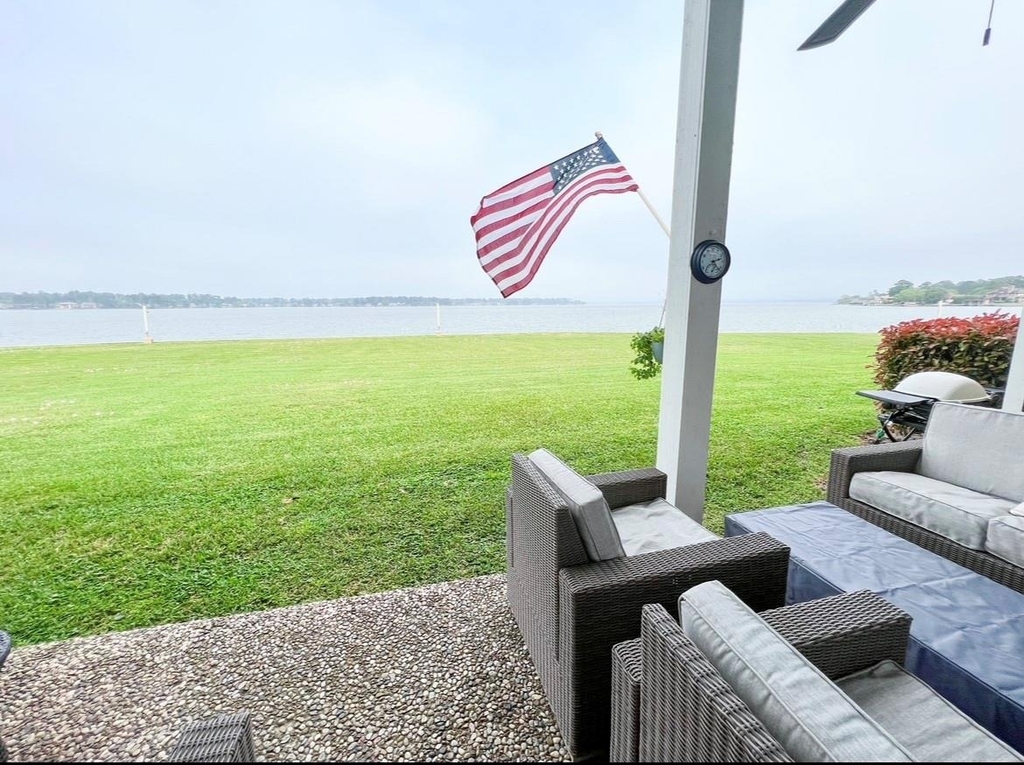 146 April Point Drive S - Photo 1