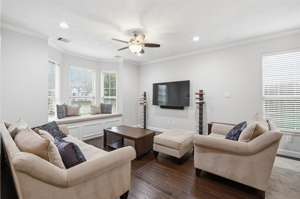 1427 Scharpe Street - Photo 4
