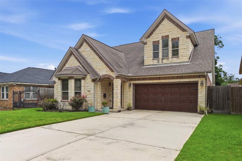1427 Scharpe Street - Photo 1