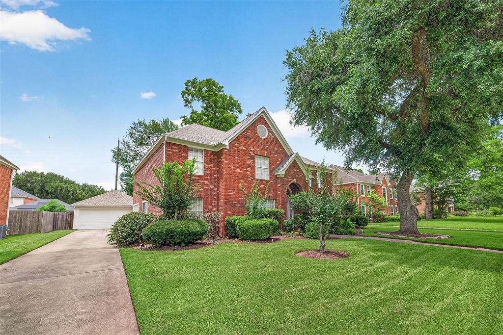 4506 Warwick Drive - Photo 2
