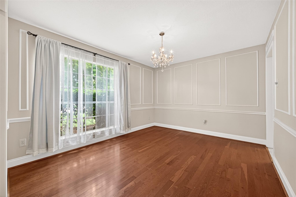 4506 Warwick Drive - Photo 3