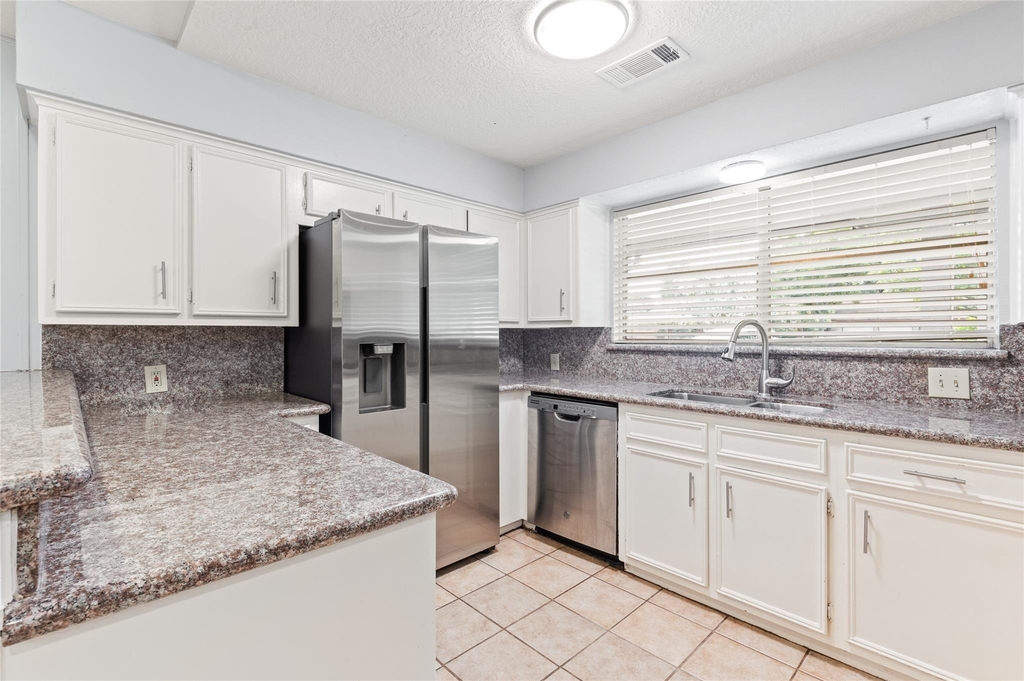 118 E Thornton Road - Photo 4