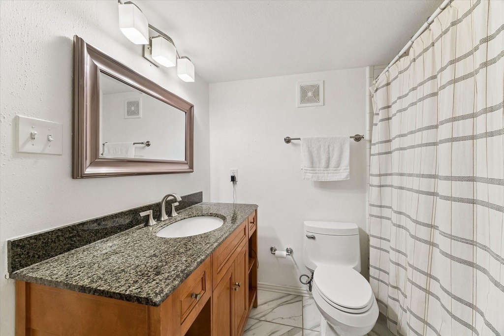1601 S Shepherd Drive - Photo 11