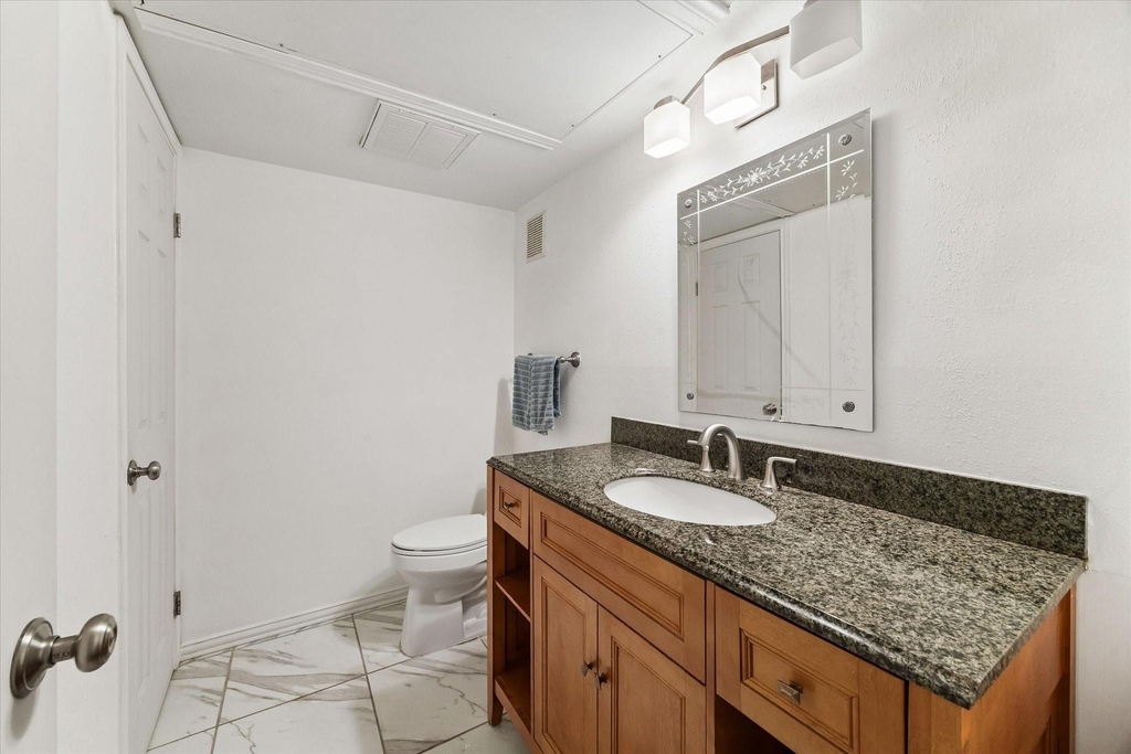 1601 S Shepherd Drive - Photo 12