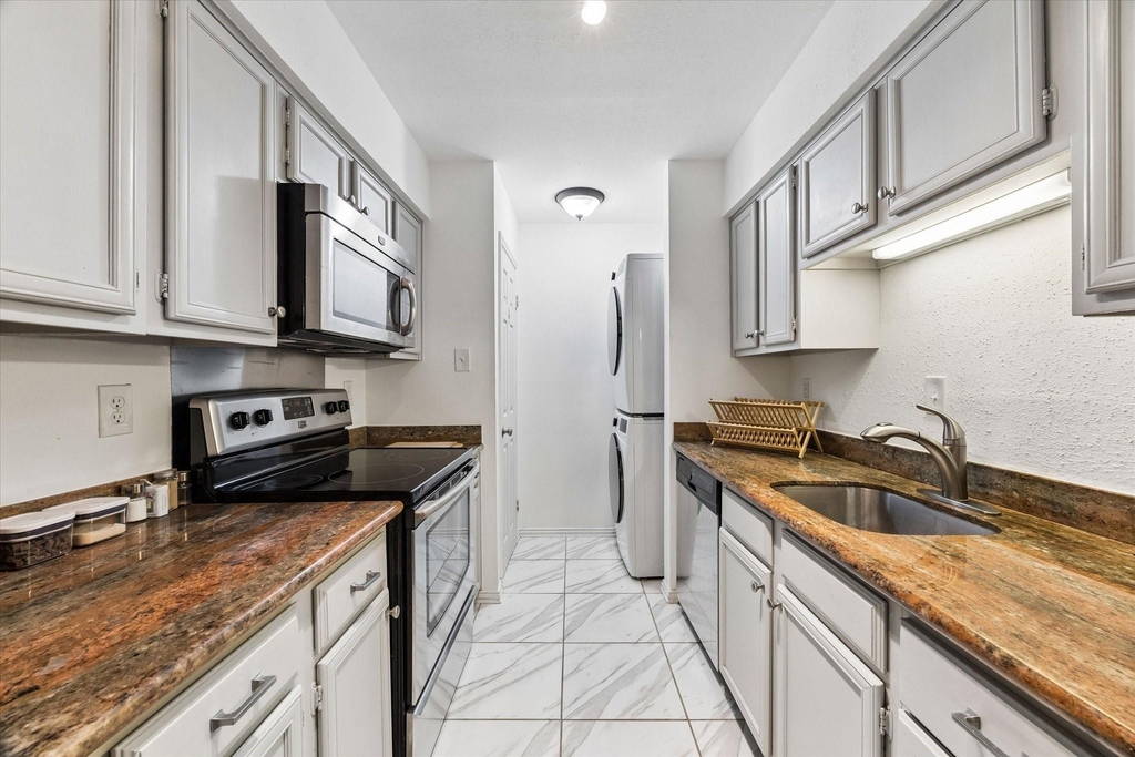 1601 S Shepherd Drive - Photo 10