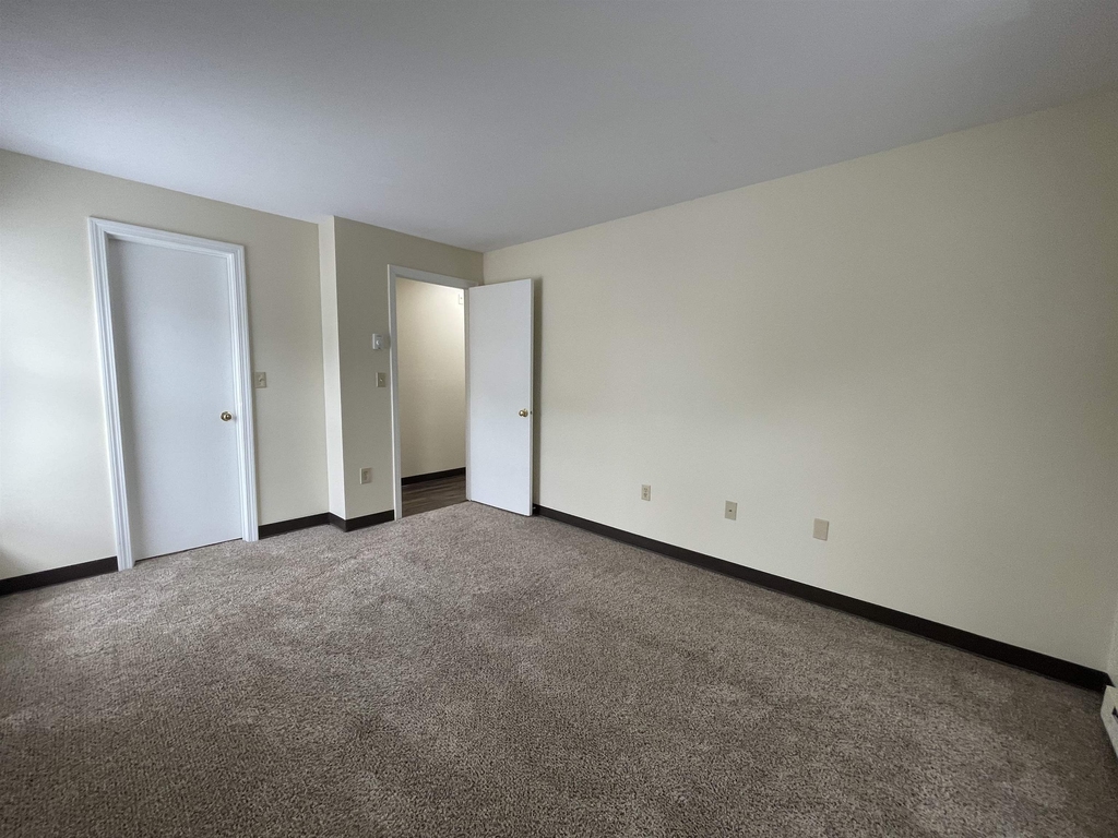 167 Eastern - Photo 23