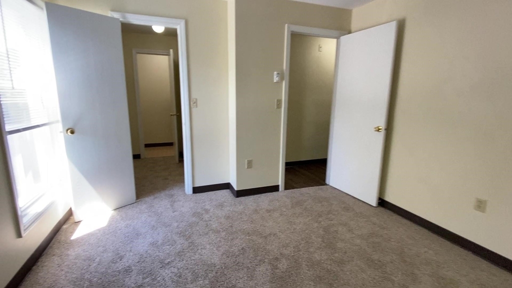 167 Eastern - Photo 19