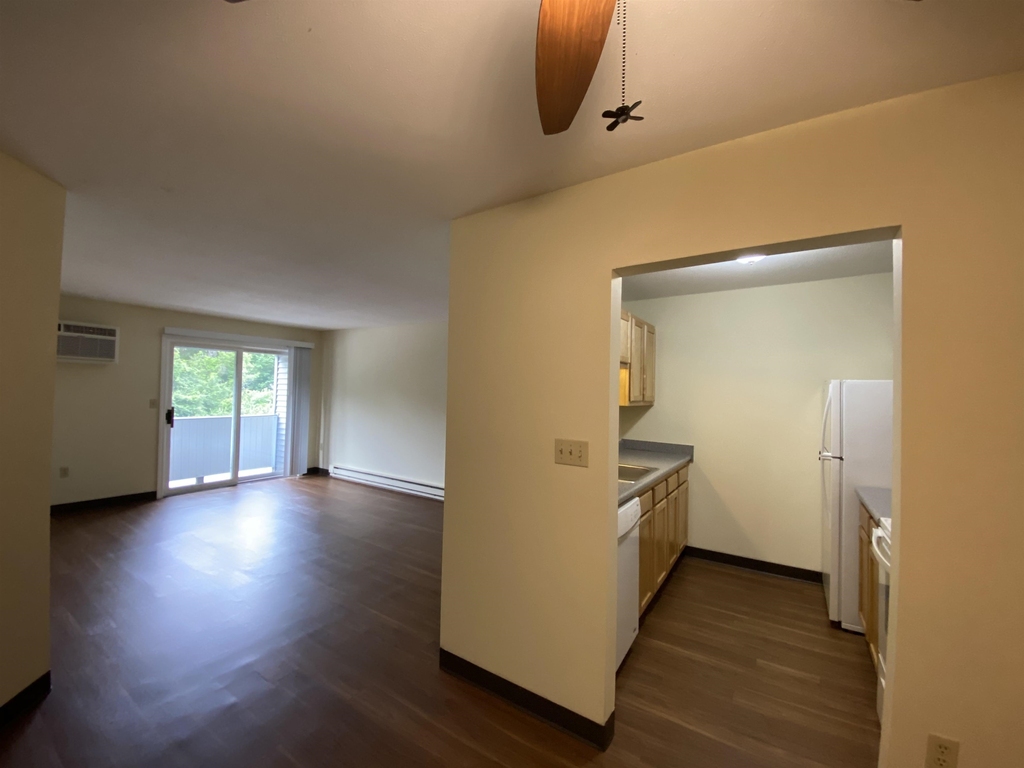 143 Eastern - Photo 13