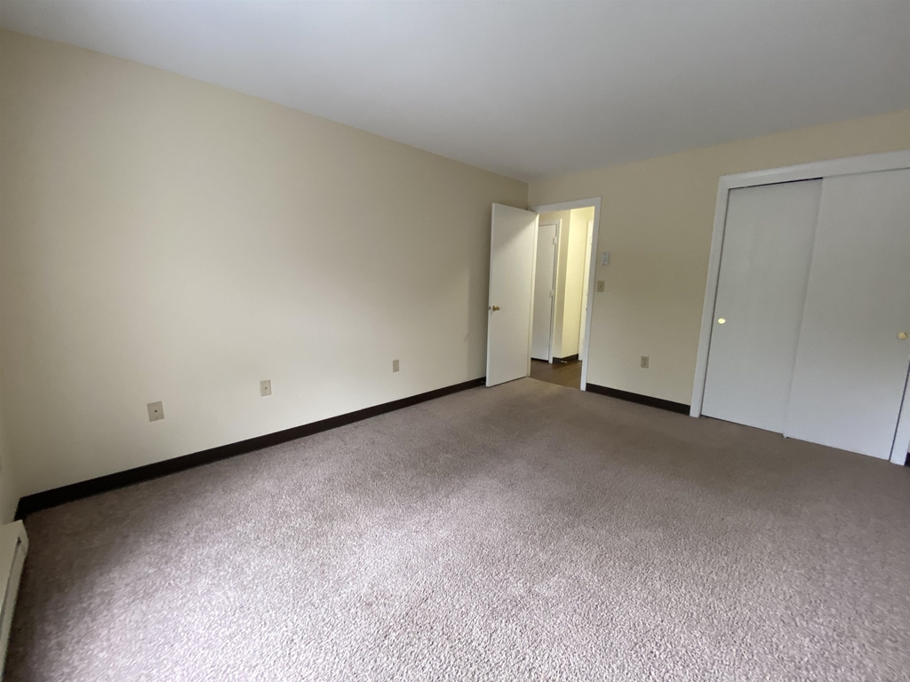143 Eastern - Photo 22