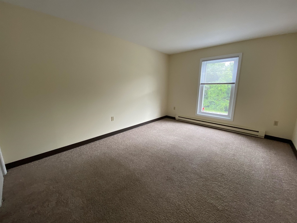 143 Eastern - Photo 23