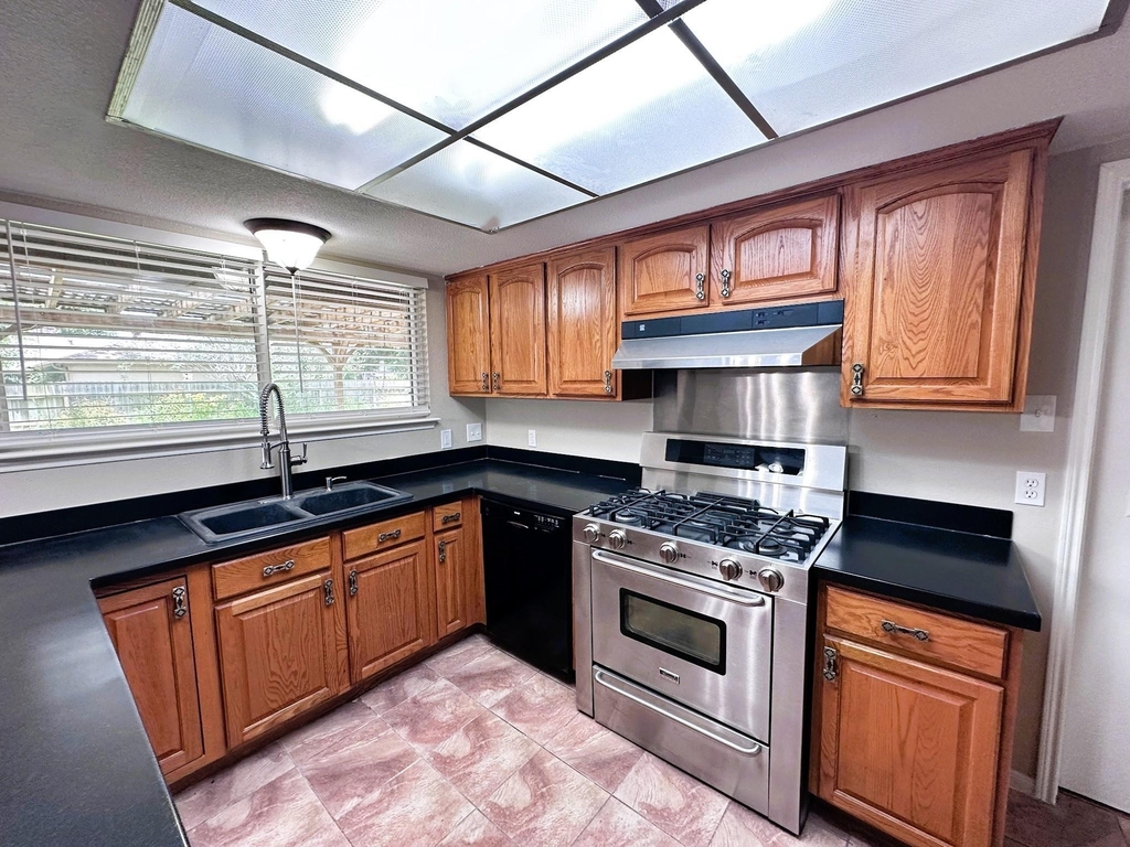 21302 Park Rock Lane - Photo 2