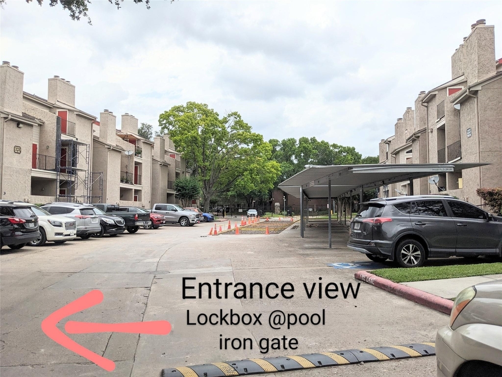 10855 Meadowglen Lane - Photo 10