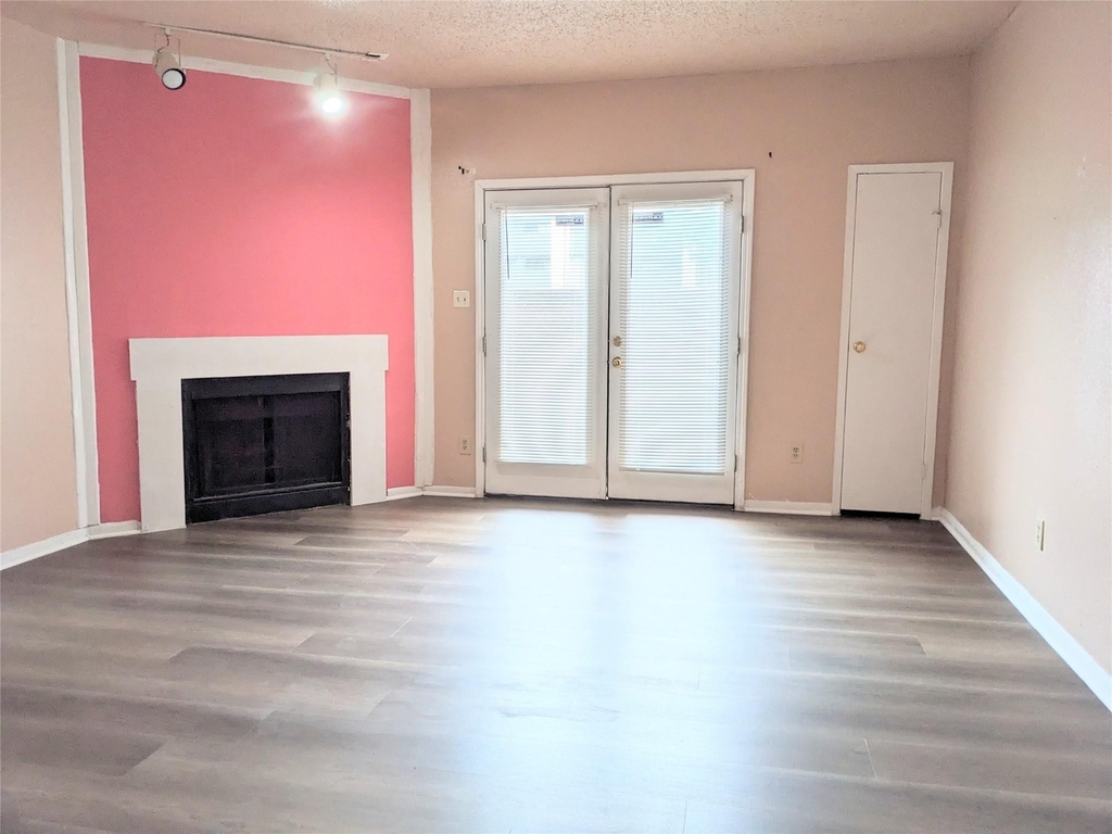 10855 Meadowglen Lane - Photo 2