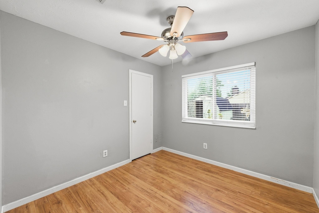 3503 Riverside Drive - Photo 16