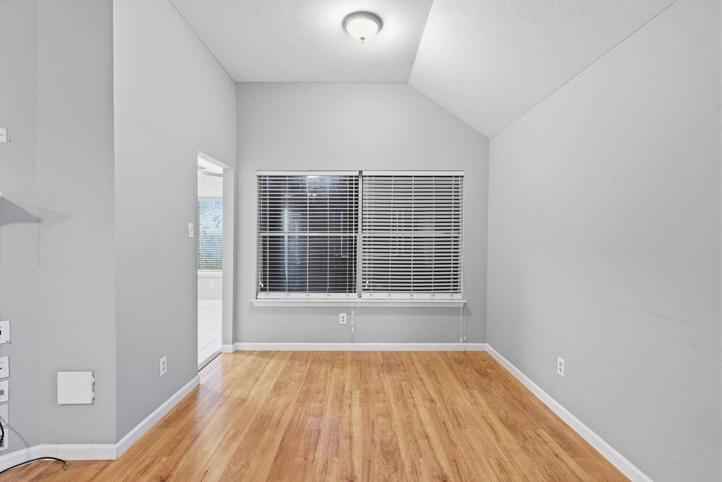 3503 Riverside Drive - Photo 10