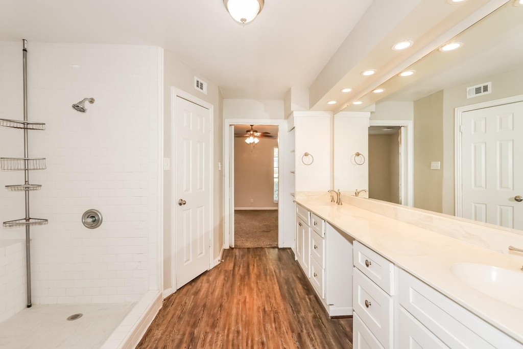 10530 Jaycreek Drive - Photo 12
