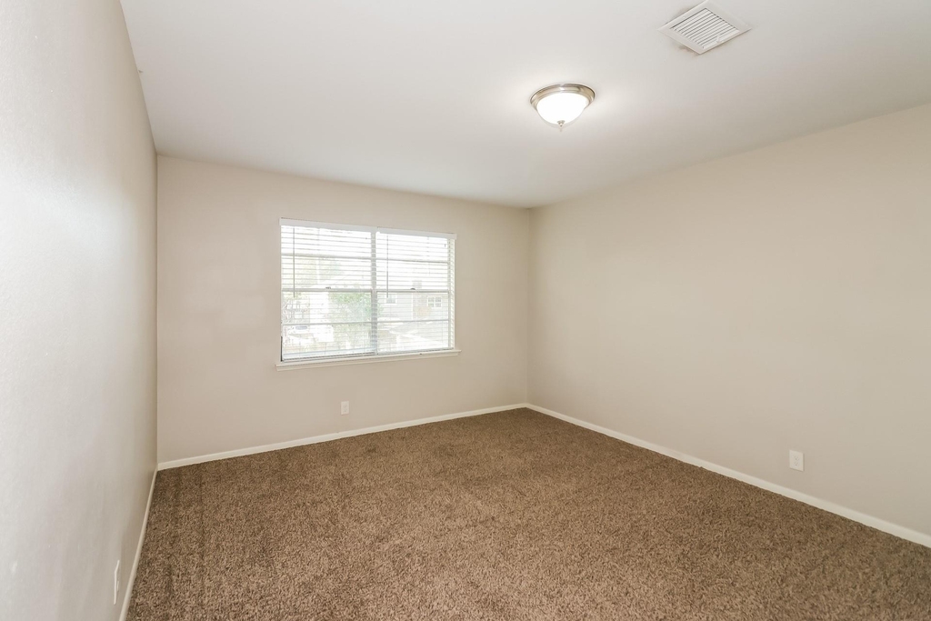 10530 Jaycreek Drive - Photo 9