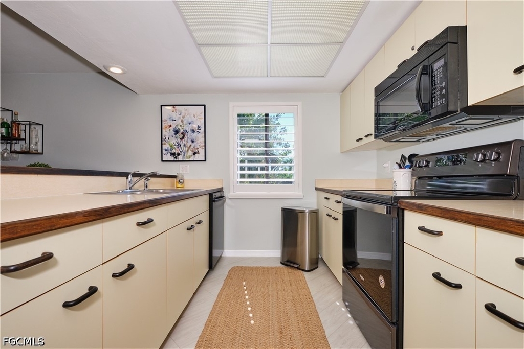 15121 Bagpipe Way - Photo 11